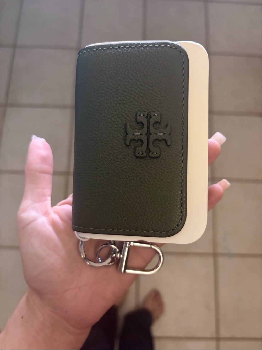 Tory Burch Olive Green Leather wallet  with Logo and Clip